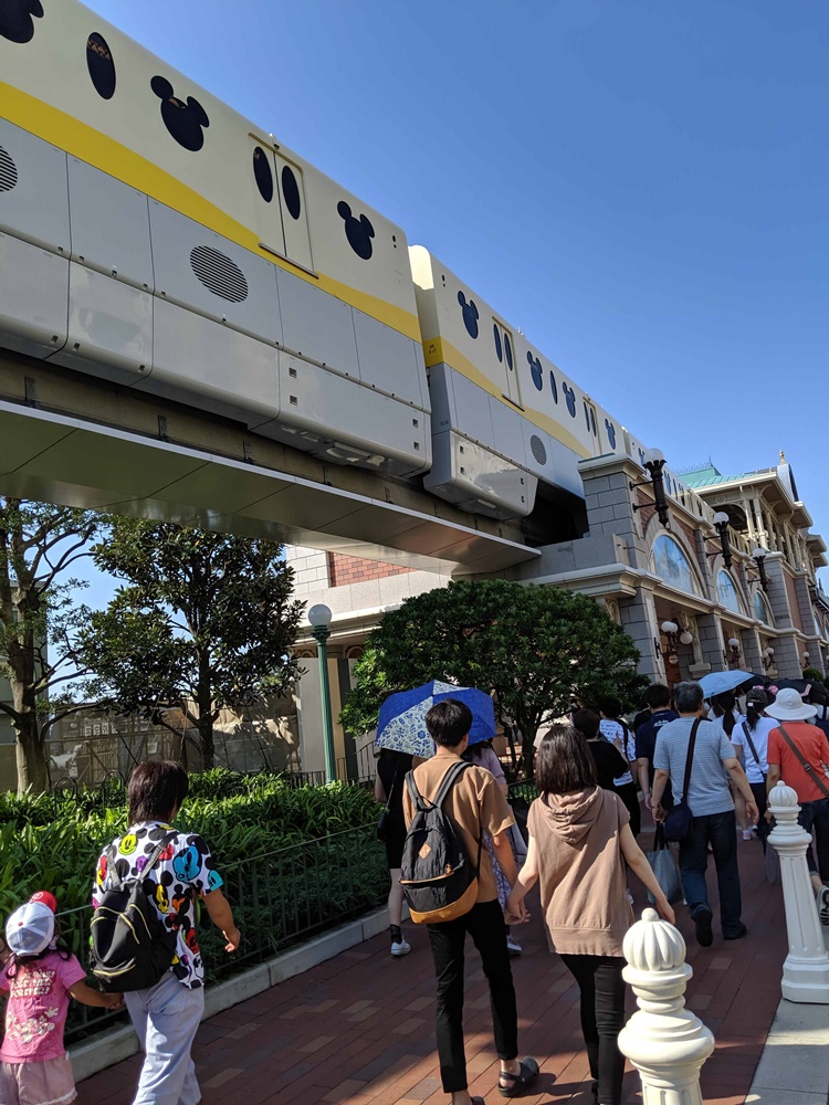 舞濱車站直達迪士尼的列車