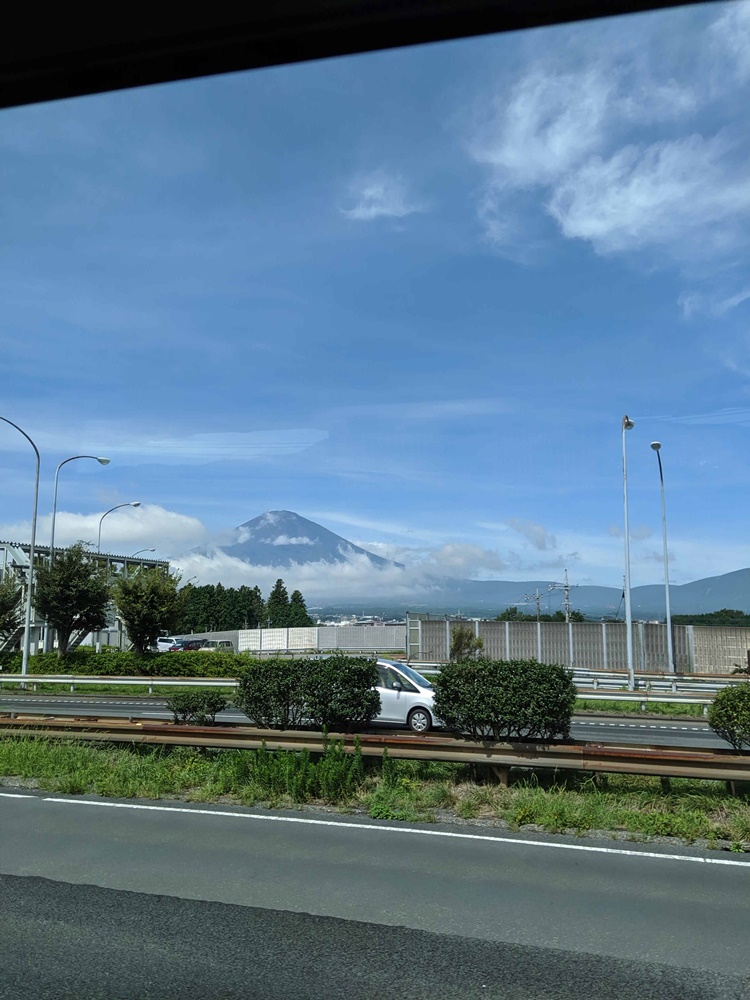 車程中的富士山