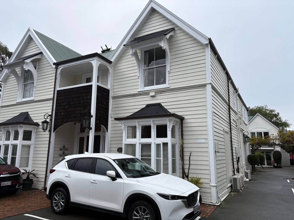 格蘭奇汽車旅館 The Grange Motel