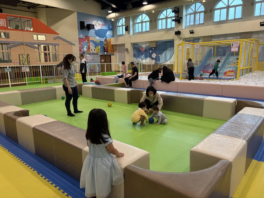 七堵室內兒童樂園-足球區