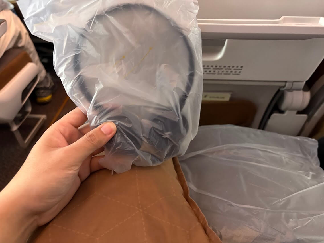 星宇航空-枕頭、棉被、耳機