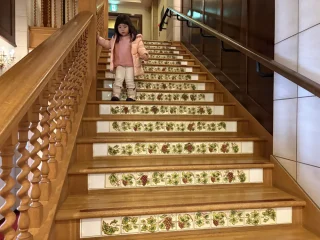 白色戀人-樓梯特色磁磚