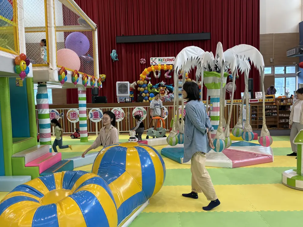 信義室內兒童樂園 門口旋轉區2