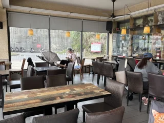 外木山 貓貓咖啡 店內