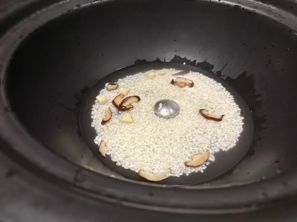 漉 海鮮蒸氣鍋 一開始放粥的食材