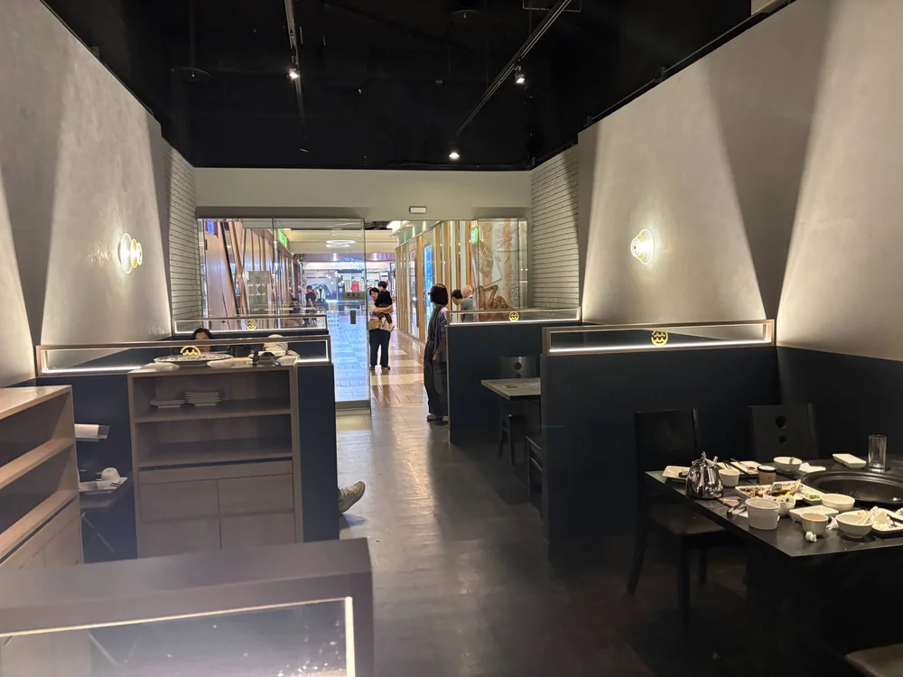 漉 海鮮蒸氣鍋 外面座位區