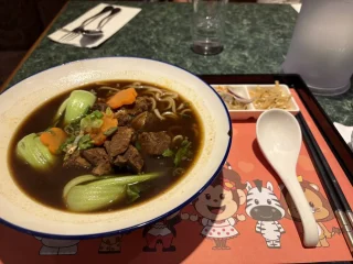 六福村阿拉丁餐廳-牛肉麵