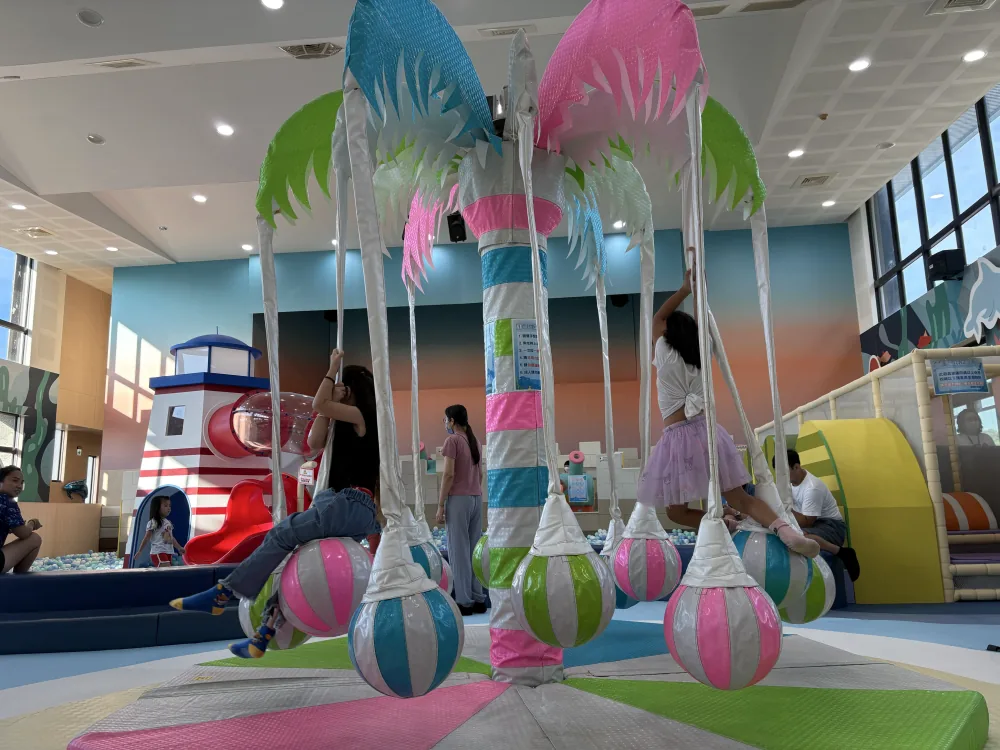中正室內兒童樂園-旋轉木馬球