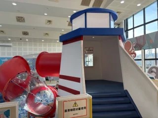 中正室內兒童樂園-燈塔溜滑梯3