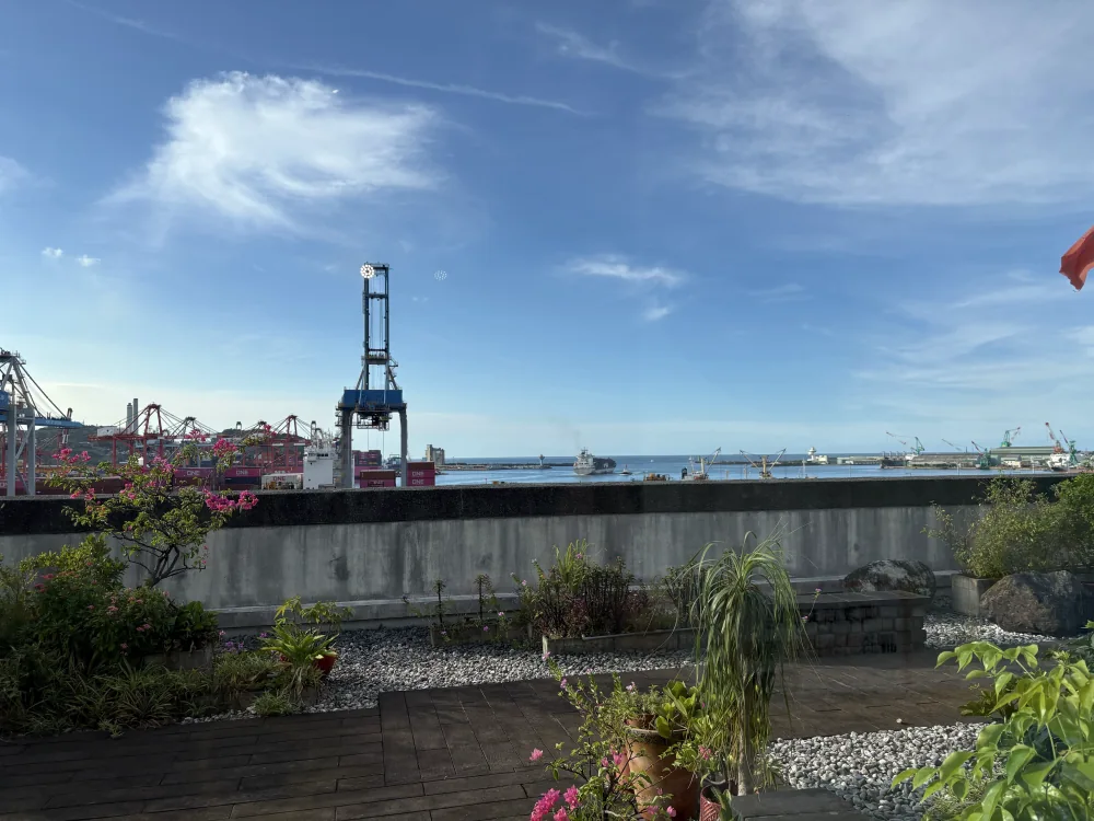 中正室內兒童樂園-窗外海景3