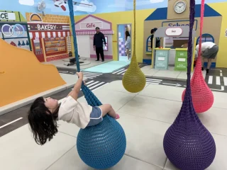 安樂區室內兒童樂園-吊球區2