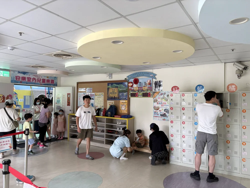 安樂區室內兒童樂園-門口入場