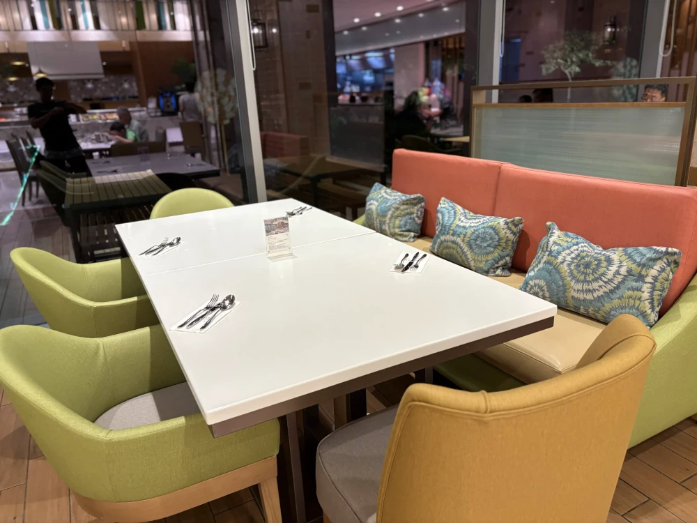 旭日全日Buffet-餐台-座位