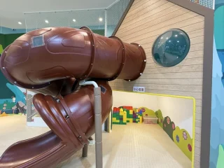 暖暖室內兒童樂園 大溜滑梯