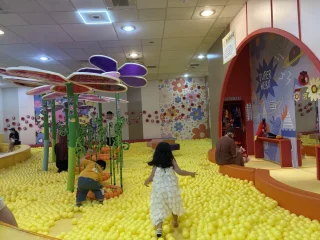 中山區室內兒童樂園-球池換裝區