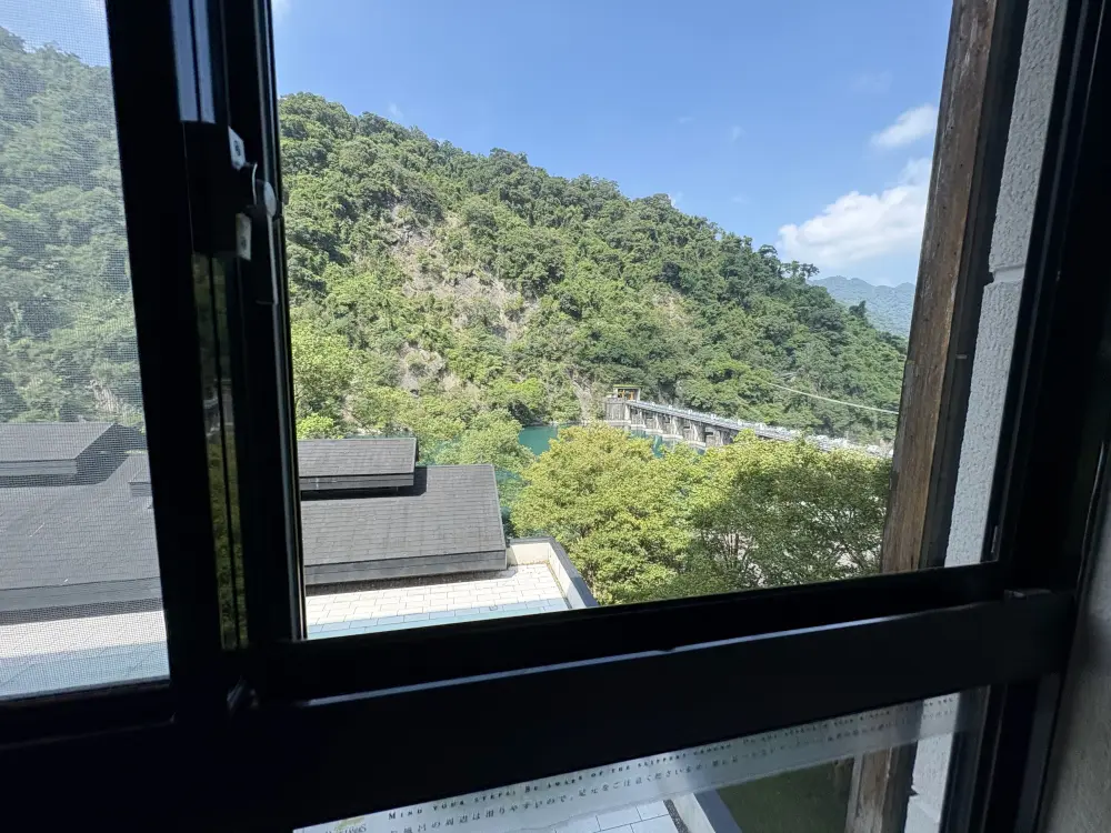 樸石麗緻-湯屋-冷熱雙池窗外